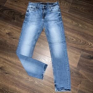 GUESS Slim Straight Jeans – Light Wash